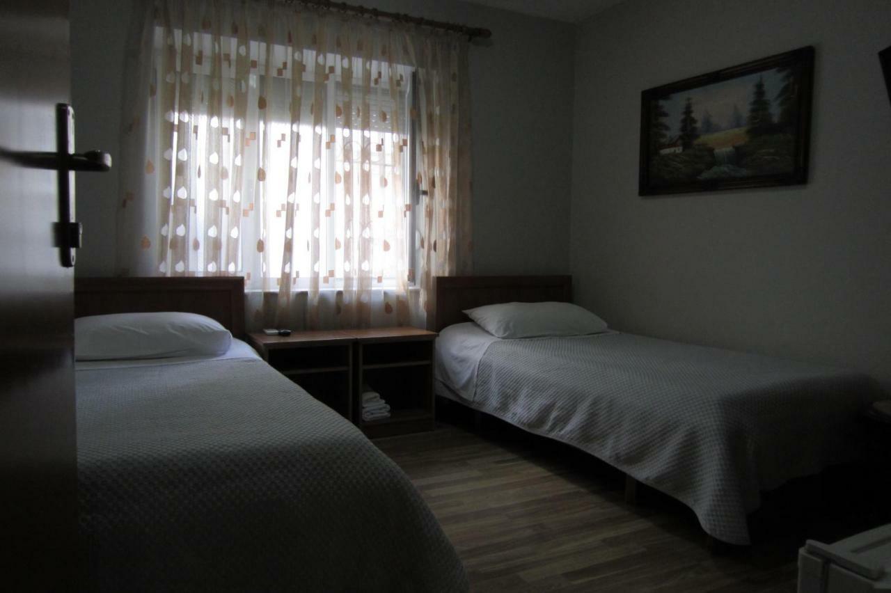 Salku Serviced Rooms Tiranë Luaran gambar